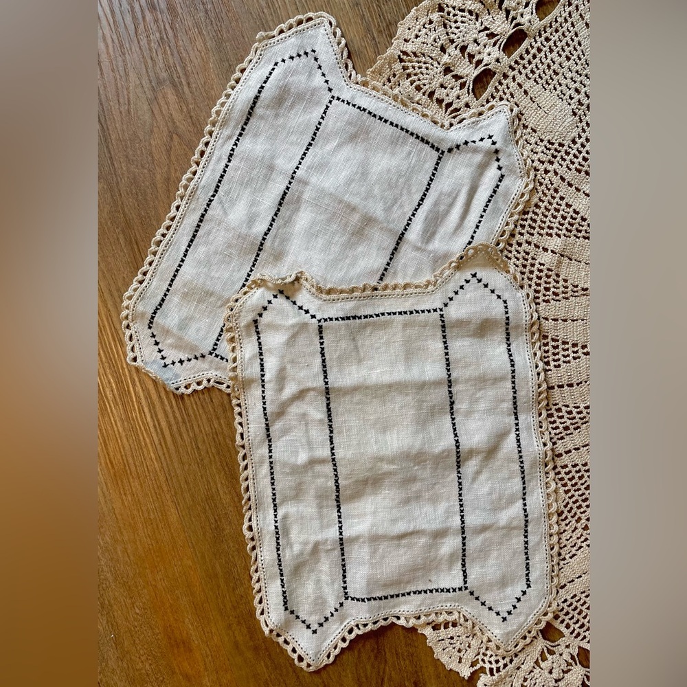 7 PIECE VINTAGE CROCHET & LACE DOILY SET KITCHEN DINING TABLE LINENS - Picture 5 of 8